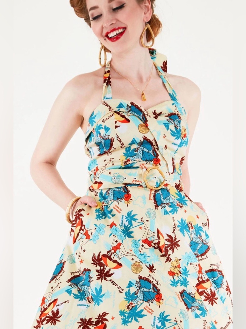 Voodoo Vixen Ella
Tropical print Hawaiian halter dress size large